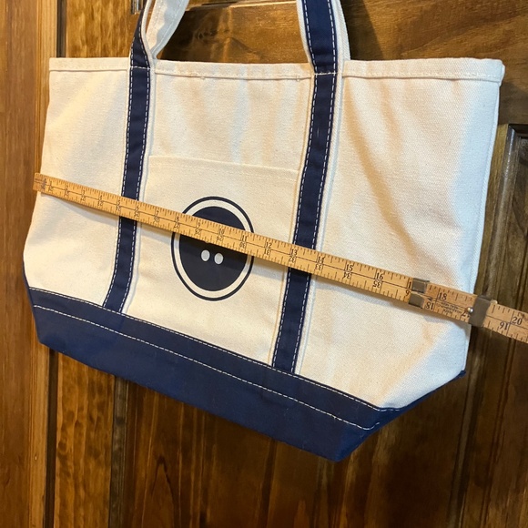 HEAVY CANVAS ZIP CLOSE TOTE, OFF WHITE AND NAVY, LARGE CAPACITY SITS FLAT 19x12 - Picture 7 of 11